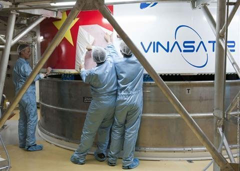 ສຳເລັດບັນດາຂັ້ນຕອນສຸດທ້າຍເພີ່ອ ຍິງດາວທຽມ Vinasat 2